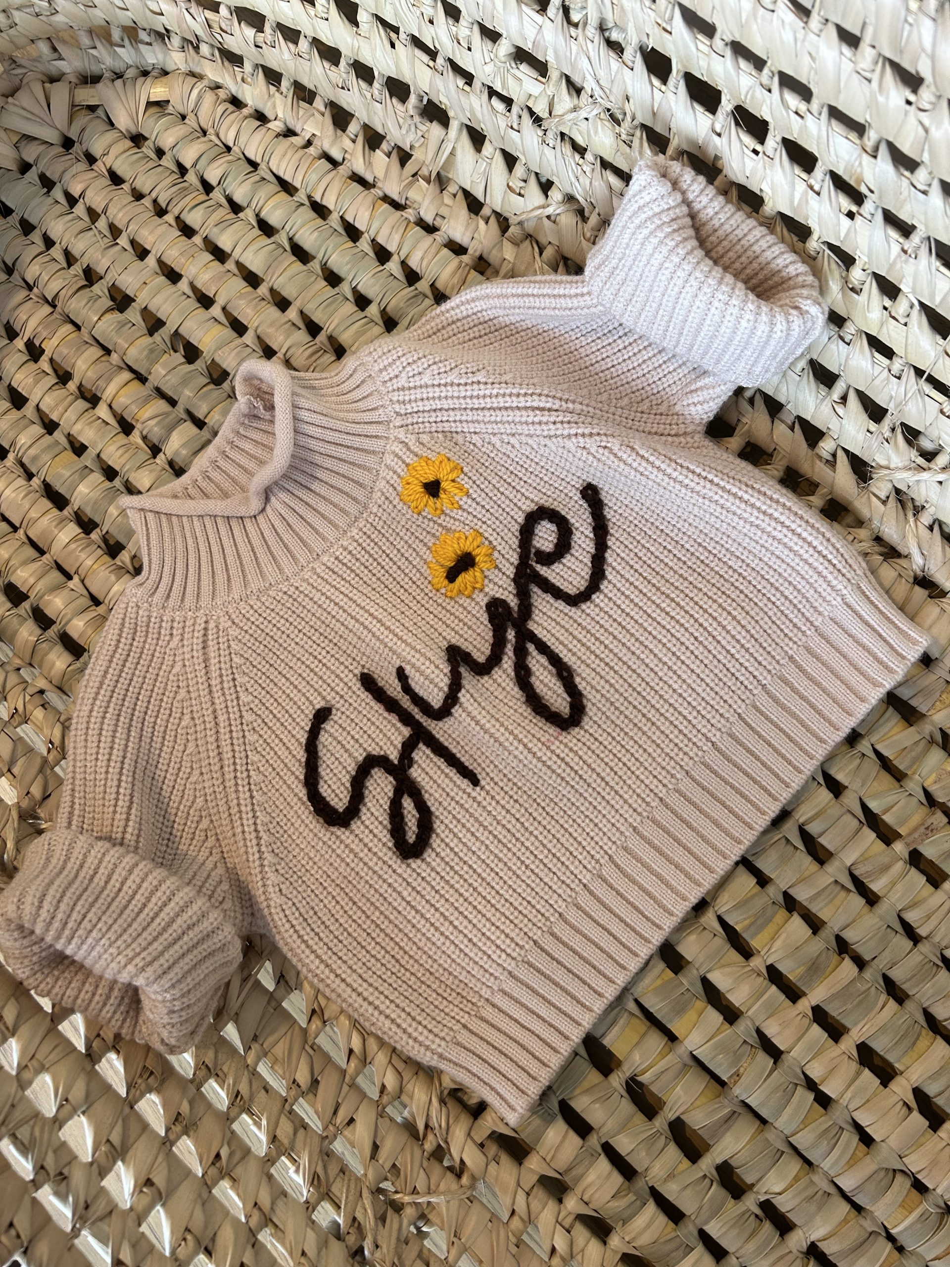 Customized crochet embroidary baby sweater - Customize your baby's name with crochet embroidary,comes unisex or girls touch with embroidered sunflowers - Image 5