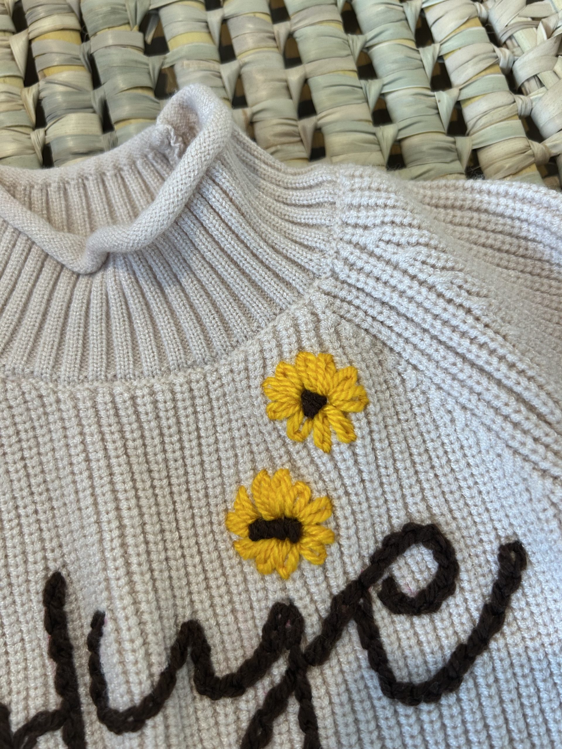 Customized crochet embroidary baby sweater - Customize your baby's name with crochet embroidary,comes unisex or girls touch with embroidered sunflowers - Image 7